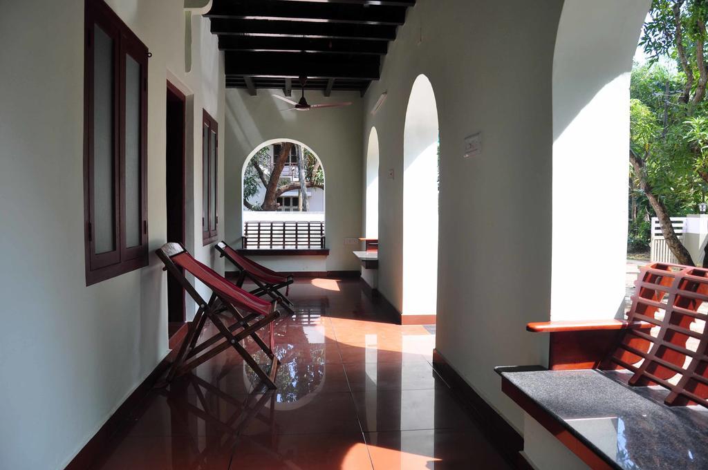 Lake County Heritage Home Kochi Buitenkant foto