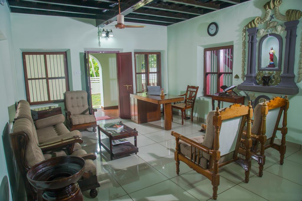 Lake County Heritage Home Kochi Buitenkant foto