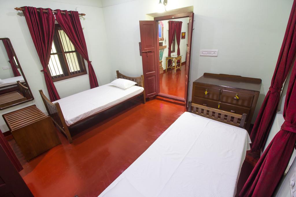 Lake County Heritage Home Kochi Buitenkant foto