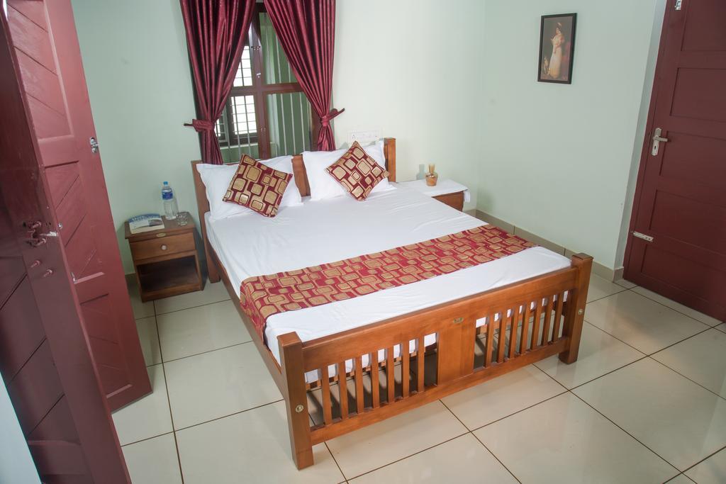Lake County Heritage Home Kochi Buitenkant foto