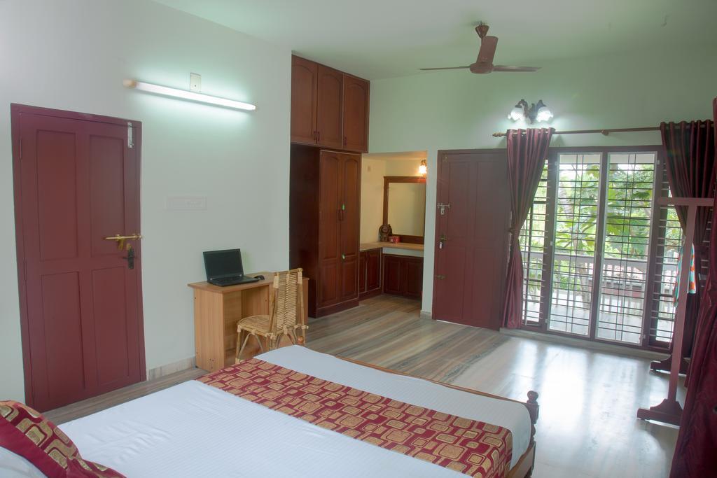 Lake County Heritage Home Kochi Buitenkant foto